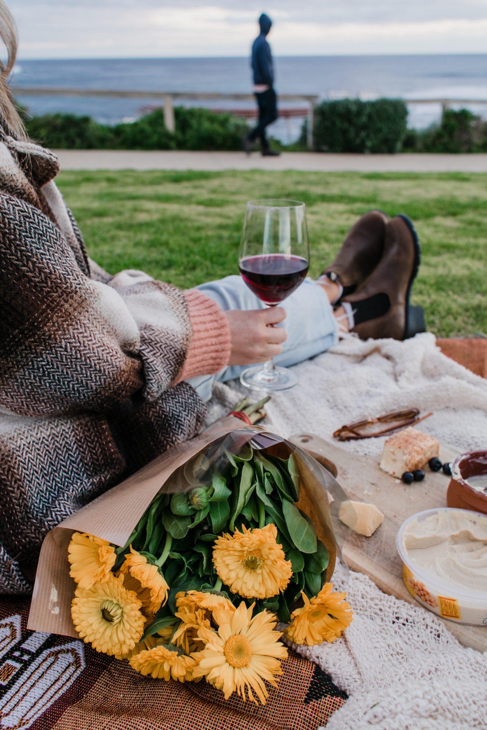 how to plan a summer wine picnic perfectly